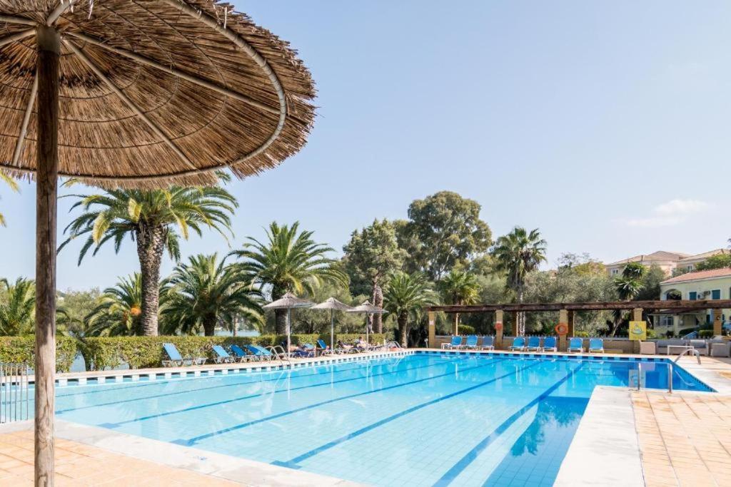 Palm Tree Corfu Apt. Danilia エクステリア 写真