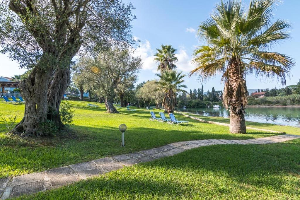 Palm Tree Corfu Apt. Danilia エクステリア 写真